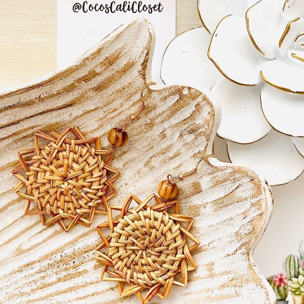 Woven Rattan Geometric Flower Drop Earrings NWT